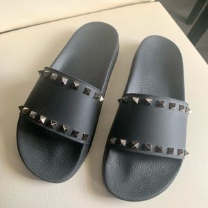 Black Valentino rockstud rubber slider sandal size 7